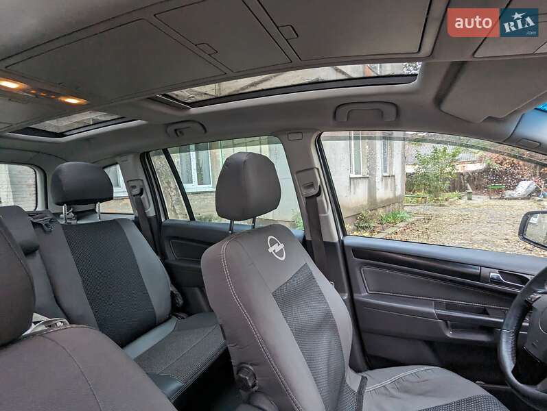 Минивэн Opel Zafira 2010 в Полтаве