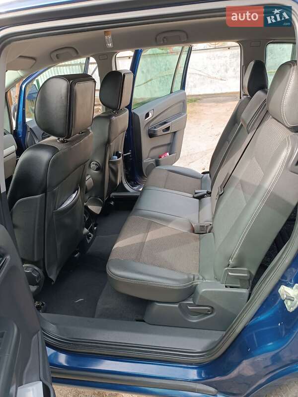 Минивэн Opel Zafira 2009 в Виннице