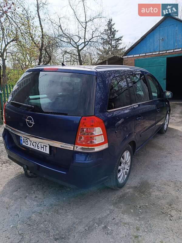 Минивэн Opel Zafira 2009 в Виннице
