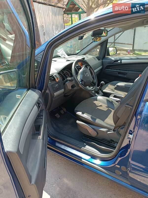 Минивэн Opel Zafira 2009 в Виннице