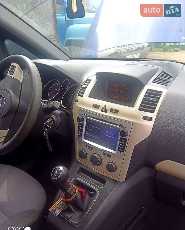 Минивэн Opel Zafira 2008 в Лубнах