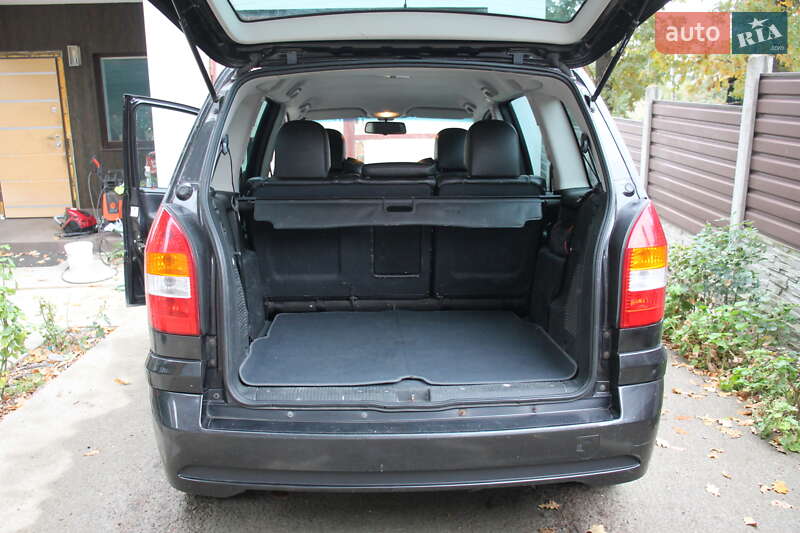 Мінівен Opel Zafira 2002 в Ірпені