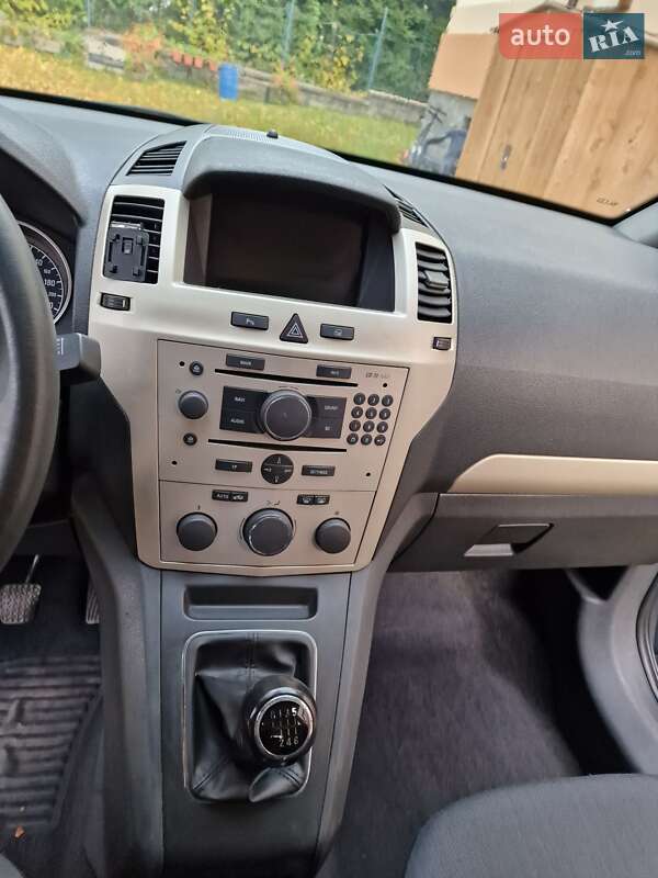 Минивэн Opel Zafira 2008 в Луцке