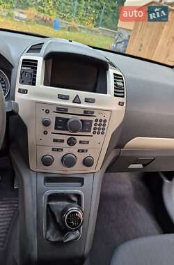 Минивэн Opel Zafira 2008 в 