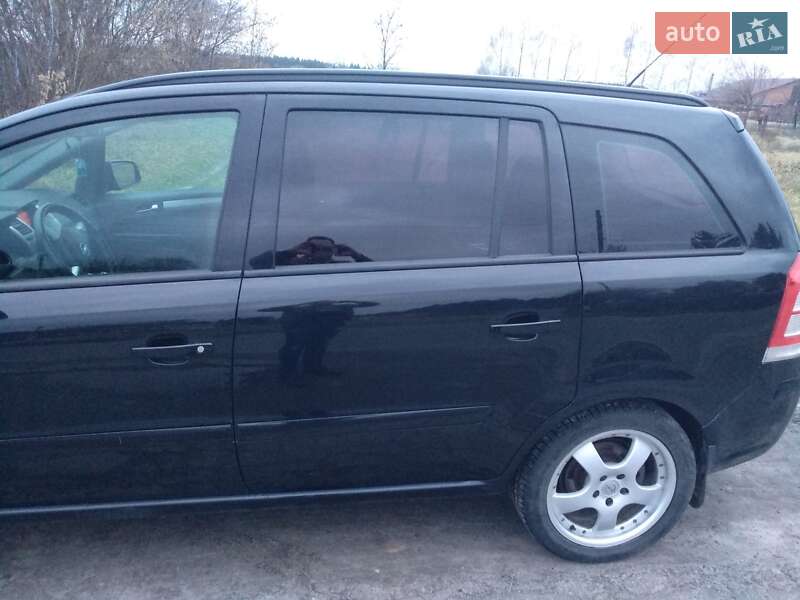 Мінівен Opel Zafira 2010 в Полтаві