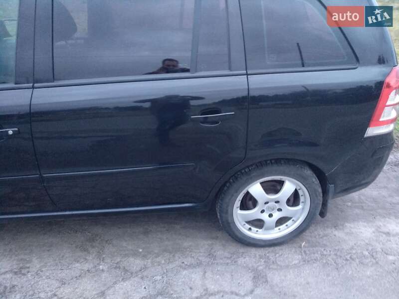 Мінівен Opel Zafira 2010 в Полтаві