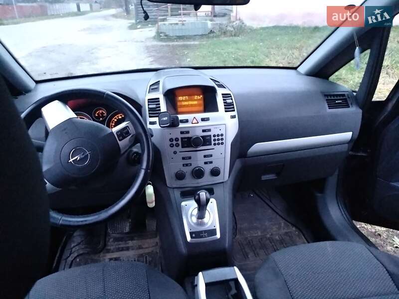 Мінівен Opel Zafira 2010 в Полтаві