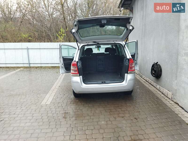 Минивэн Opel Zafira 2009 в Коломые