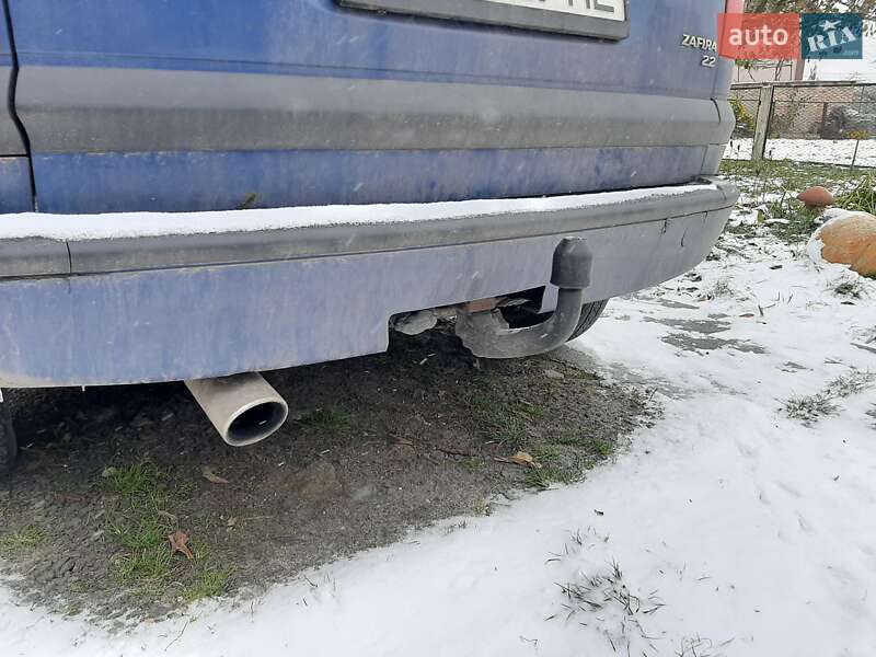 Минивэн Opel Zafira 2002 в Луцке