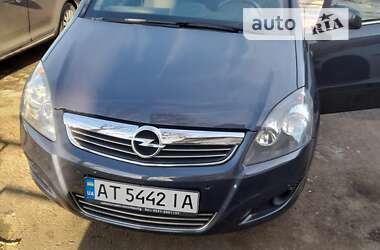 Минивэн Opel Zafira 2010 в Калуше