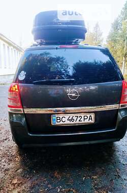 Минивэн Opel Zafira 2012 в Новояворовске