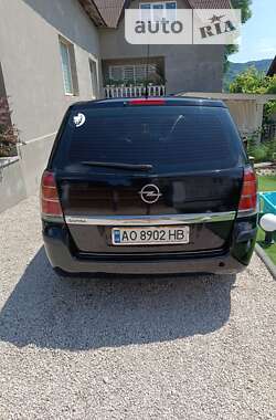 Минивэн Opel Zafira 2006 в Иршаве