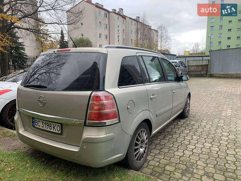 Минивэн Opel Zafira 2005 в Дрогобыче