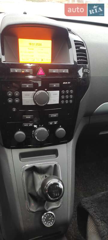 Минивэн Opel Zafira 2012 в Барышевке