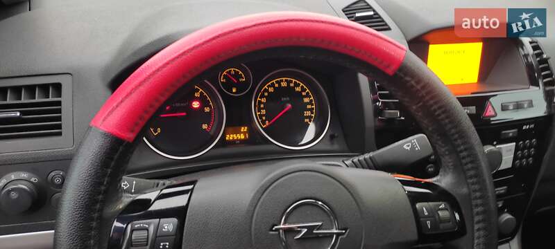 Минивэн Opel Zafira 2012 в Барышевке