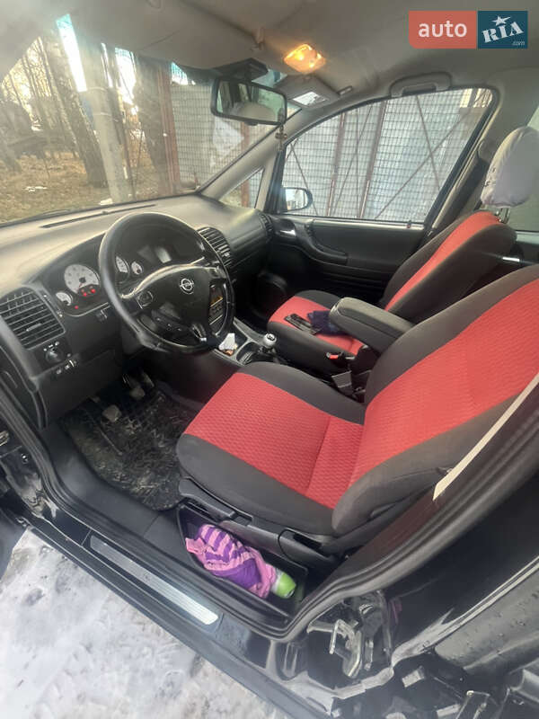 Минивэн Opel Zafira 2005 в Черновцах