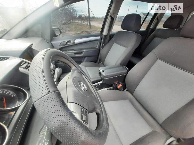 Минивэн Opel Zafira 2006 в Николаеве