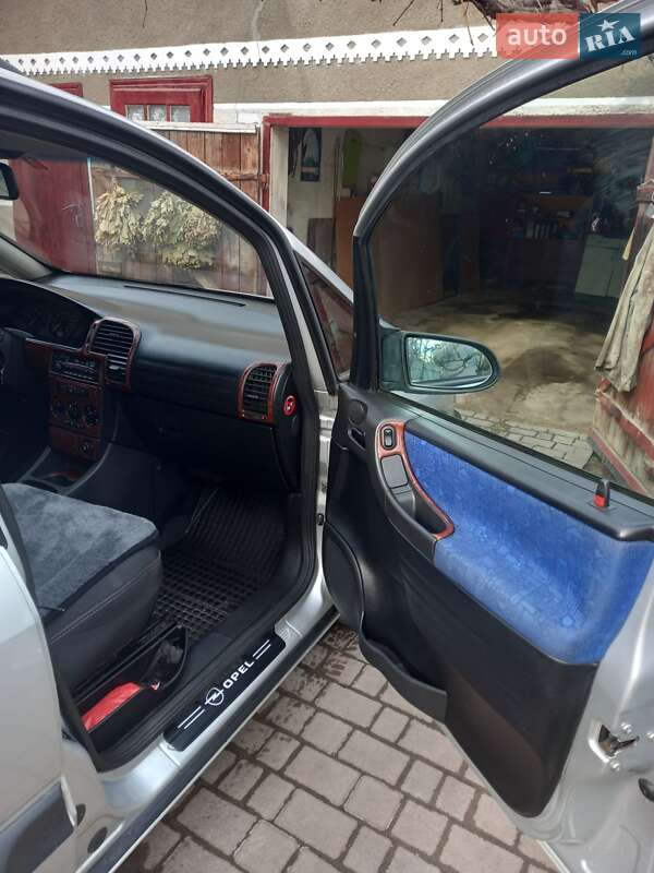 Мінівен Opel Zafira 2001 в Чернівцях фото 12 Мінівен Opel Zafira 2001 в Чернівцях