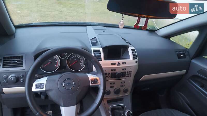 Мінівен Opel Zafira 2008 в Яворові