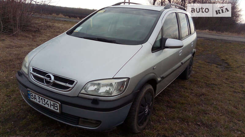 Минивэн Opel Zafira 2003 в Благовещенском