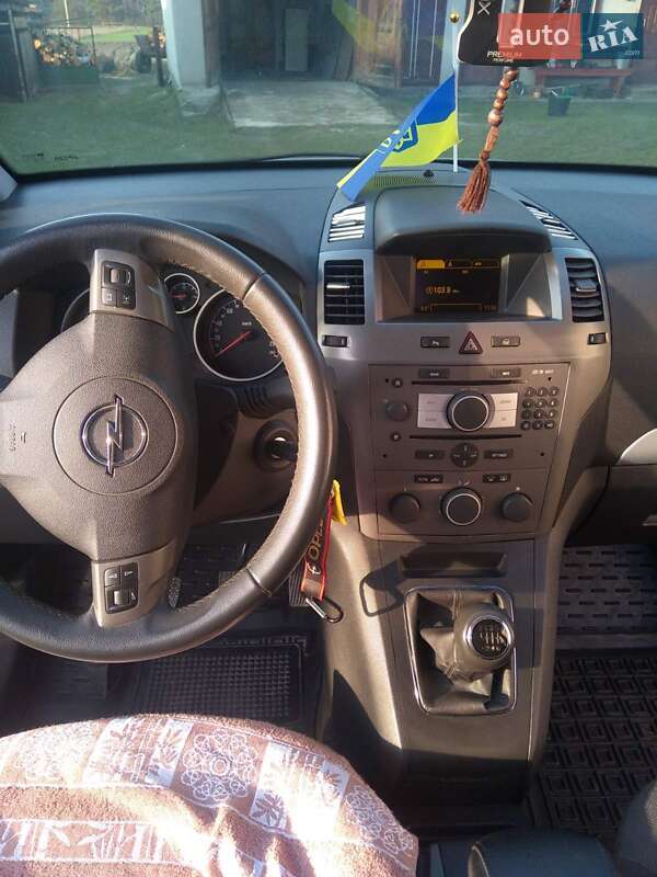 Мінівен Opel Zafira 2006 в Кременці