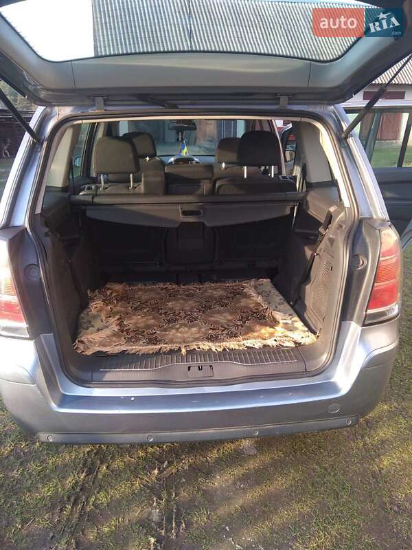 Мінівен Opel Zafira 2006 в Кременці