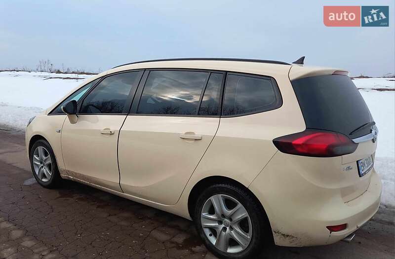 Мінівен Opel Zafira 2014 в Києві