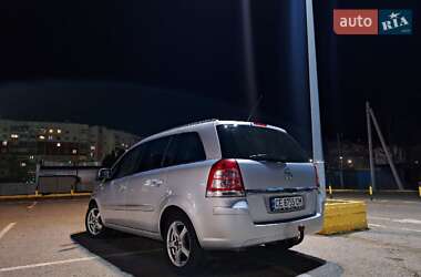Минивэн Opel Zafira 2009 в 