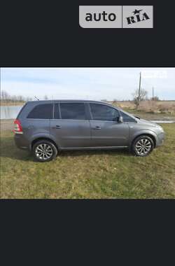 Минивэн Opel Zafira 2010 в Надворной