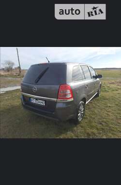 Мінівен Opel Zafira 2010 в Надвірній