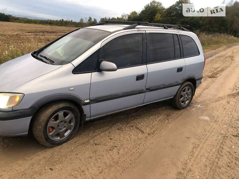 Минивэн Opel Zafira 2000 в Мостиске