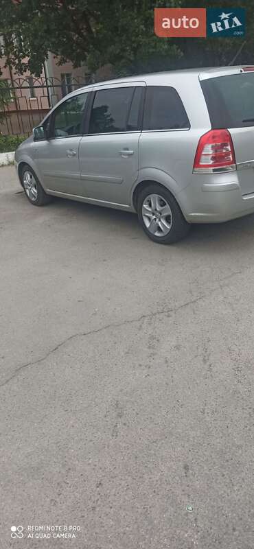 Минивэн Opel Zafira 2011 в Чернигове