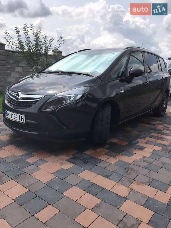 Минивэн Opel Zafira 2014 в 