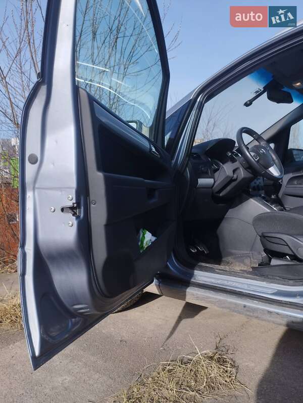 Минивэн Opel Zafira 2005 в Ровно