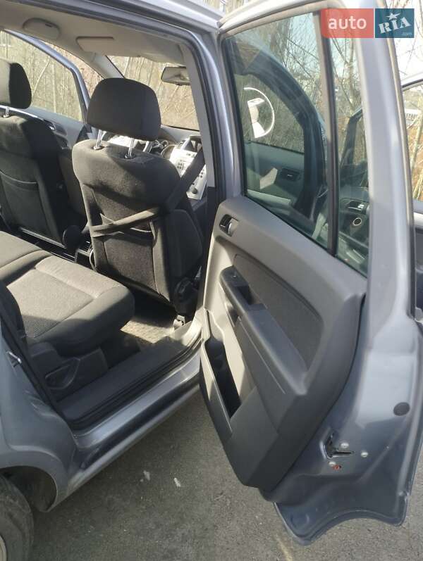 Минивэн Opel Zafira 2005 в Ровно