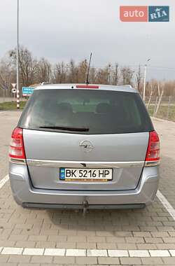 Минивэн Opel Zafira 2011 в 
