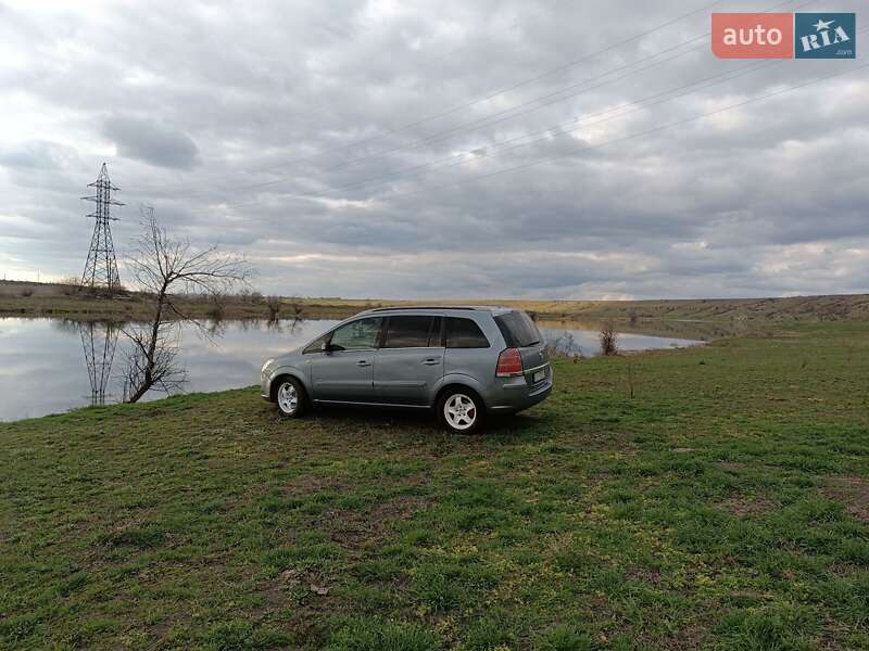 Мінівен Opel Zafira 2005 в Снігурівці