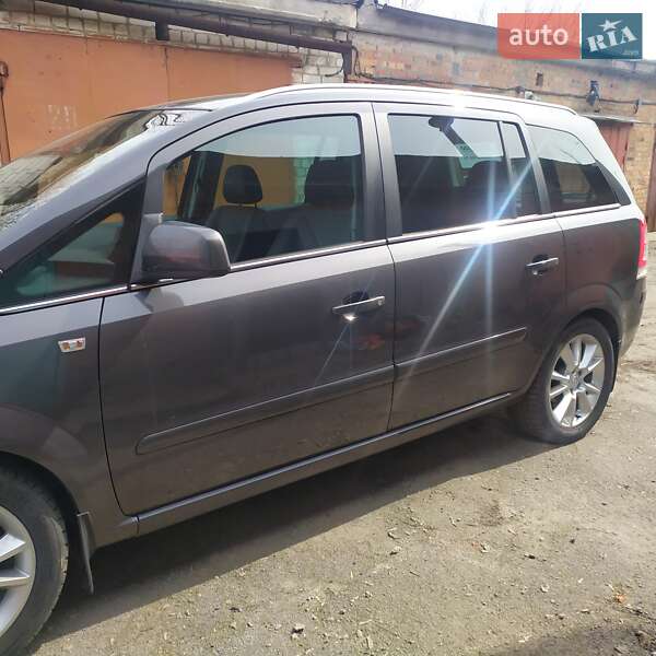 Мінівен Opel Zafira 2011 в Харкові