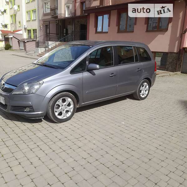 Минивэн Opel Zafira 2005 в Калуше