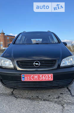 Минивэн Opel Zafira 2000 в Полтаве