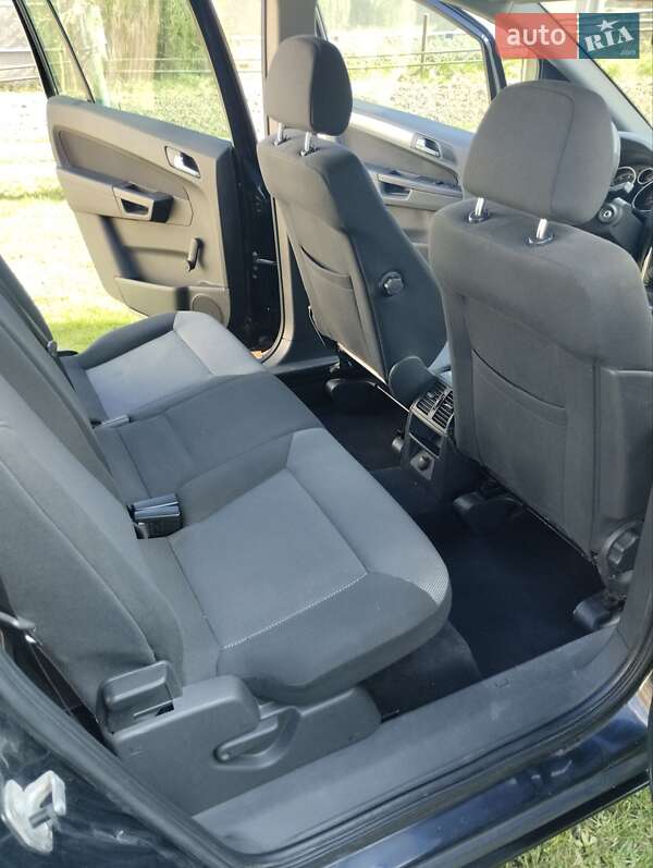 Мінівен Opel Zafira 2010 в Надвірній