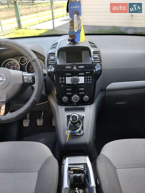 Мінівен Opel Zafira 2010 в Надвірній