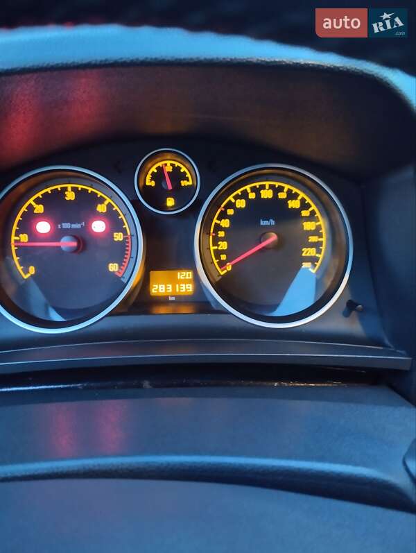 Мінівен Opel Zafira 2010 в Надвірній