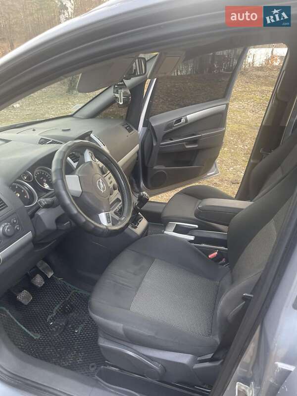 Мінівен Opel Zafira 2009 в Звягелі