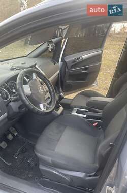 Минивэн Opel Zafira 2009 в 