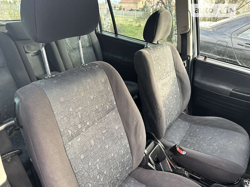 Мінівен Opel Zafira 2000 в Івано-Франківську