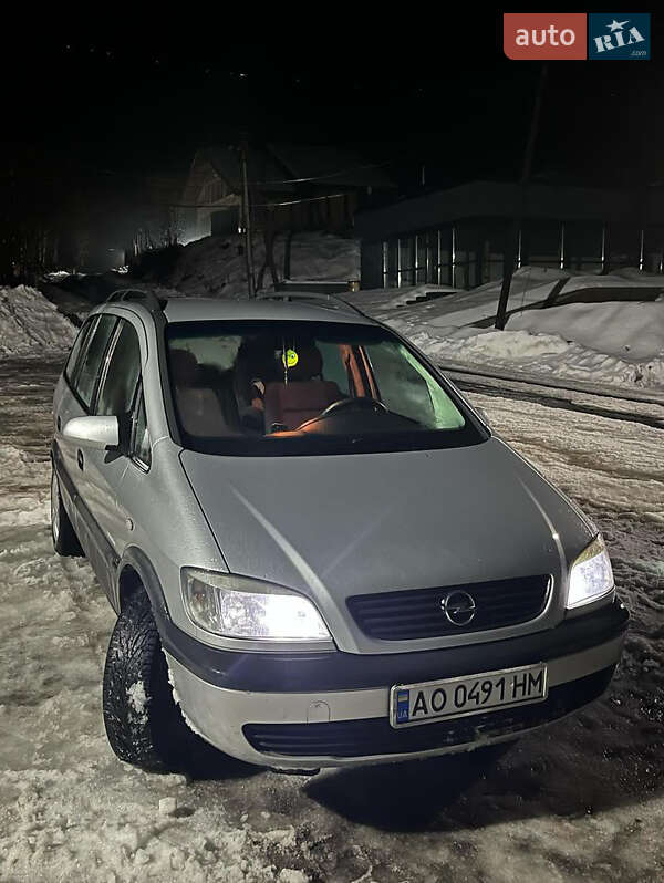 Минивэн Opel Zafira 2000 в Мукачево