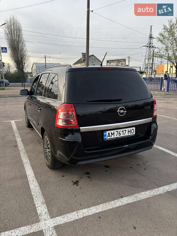 Минивэн Opel Zafira 2009 в Житомире