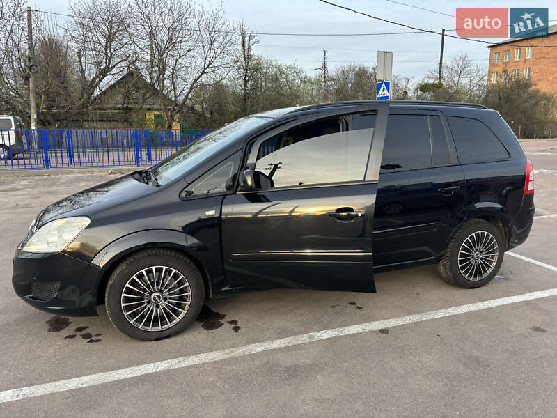 Минивэн Opel Zafira 2009 в Житомире
