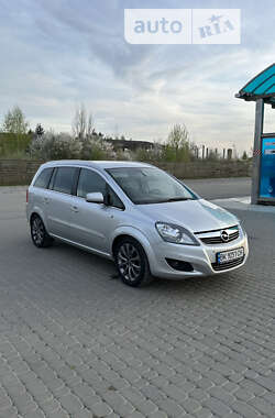 Минивэн Opel Zafira 2011 в Ровно